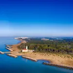 Cozy Flat 50mt From The Sea 아파트 *